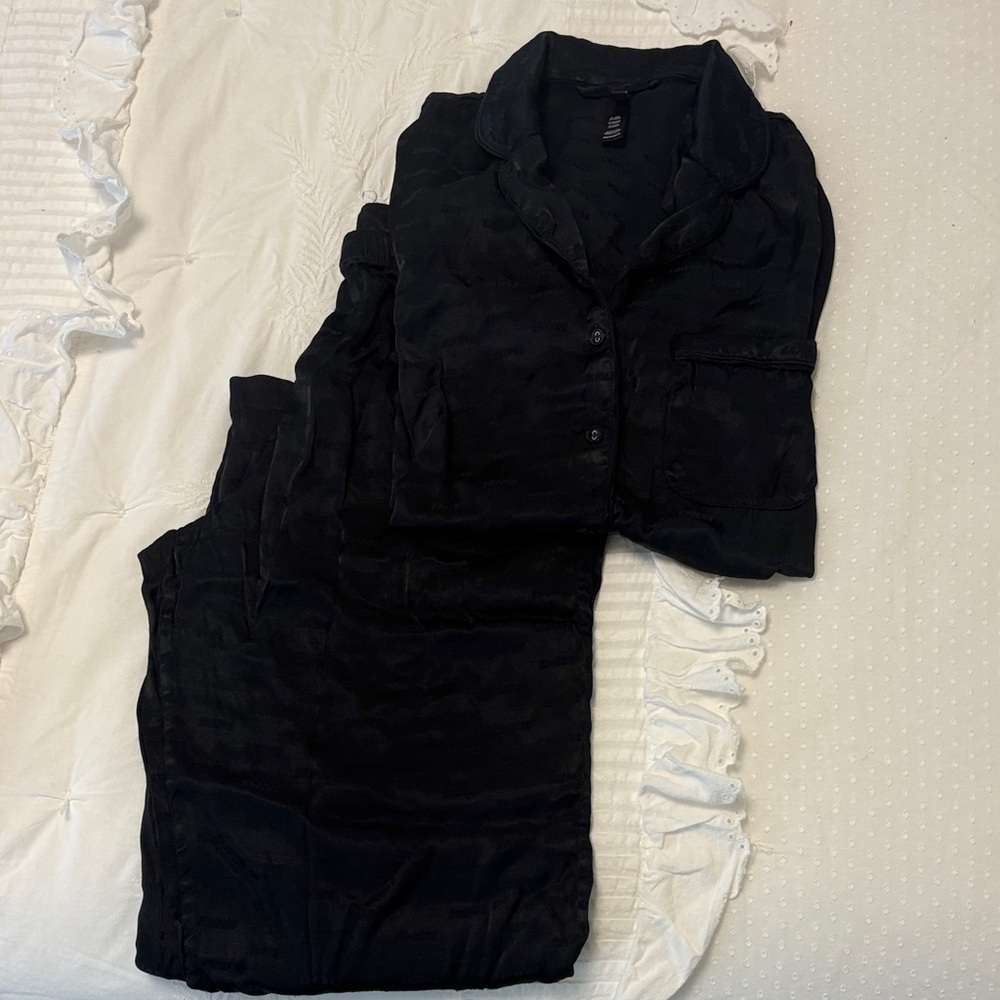 SKIMS Logo Black Pajama Set